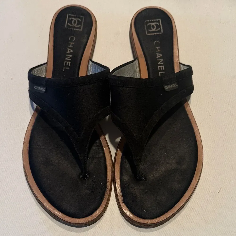 CHANEL Elegant Black Women's Sandals